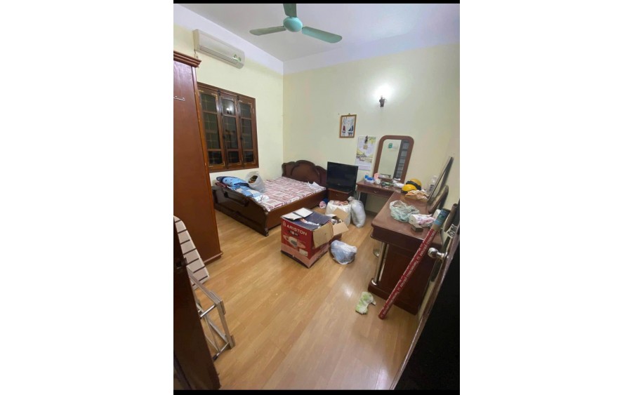 Cho thuê  nhà Nguyên Căn ngõ Thái Hà làm VP, Spa, Naul, TT dạy học 60m2, 4 tầng, 4 ngủ - 22 Triệu